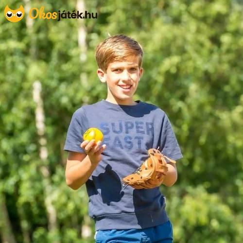 Baseball kesztyű labdával