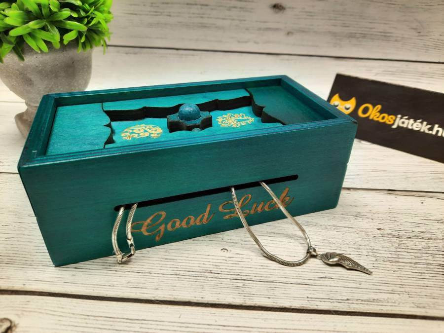 Titok dobozba ékszer