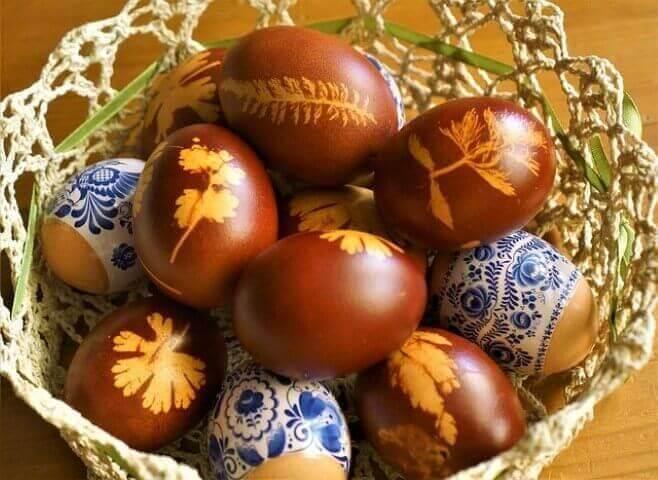 Berzselt tojás vagy növénynyomatos tojások