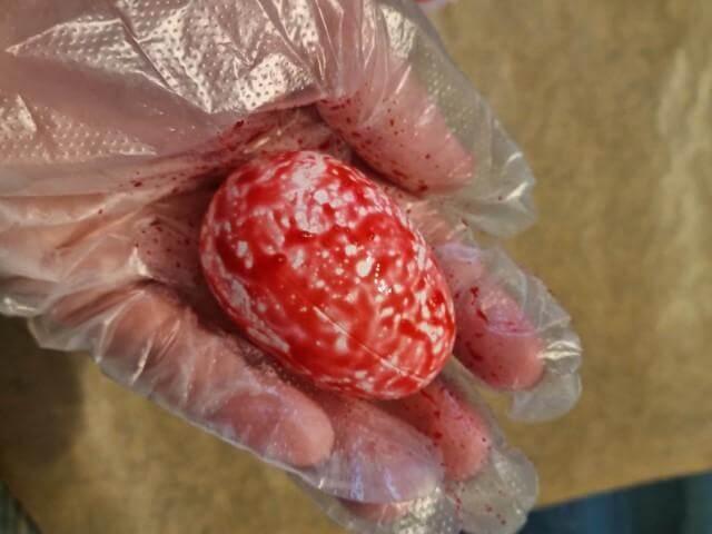 Tojásfestés nejlonzacskóval