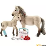 Kép 1/5 - Schleich Horse Club Hannah elsősegély szettje