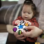 Kép 2/4 - Baby Einstein Curiosity Clutch