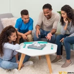 Kép 2/3 - Upwords betűtorony játék