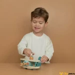 Kép 2/4 - Játék repülőgép pilótával