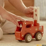 Kép 2/7 - Little Dutch fa játék tűzoltó