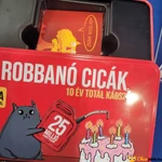 Kép 3/7 - Robbanó cicák jubileumi kiadás fémdobozban