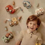 Kép 4/6 - Little Dutc fa autó kollekció - Darus autó figurával