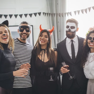 Ijesztő társasjátékok felnőtteknek: borzongás, humor és izgalom Halloween éjszakáján! 