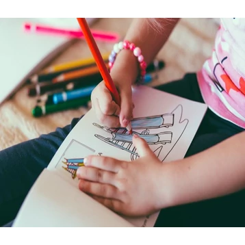 Mit fejleszt a színezés?