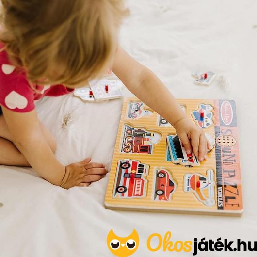 Hangot adó járműves formaberakó