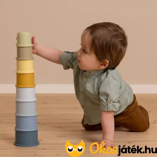 Fiús toronyépítő