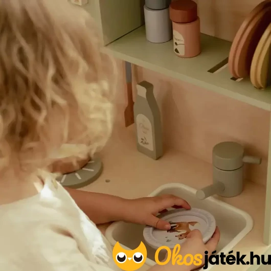 Játék konyha mosogatóval