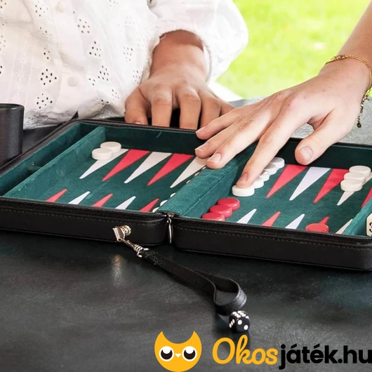Ősi táblás backgammon játék