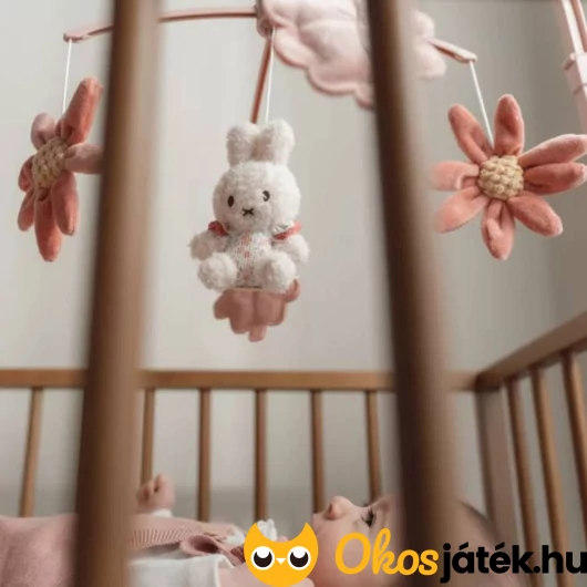 Lányos babaágyra való forgó